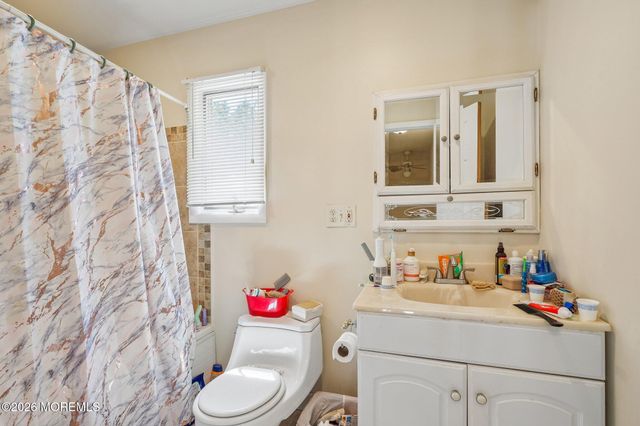 160 Stowe Street, Toms River, NJ 08753