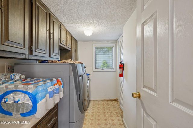 160 Stowe Street, Toms River, NJ 08753