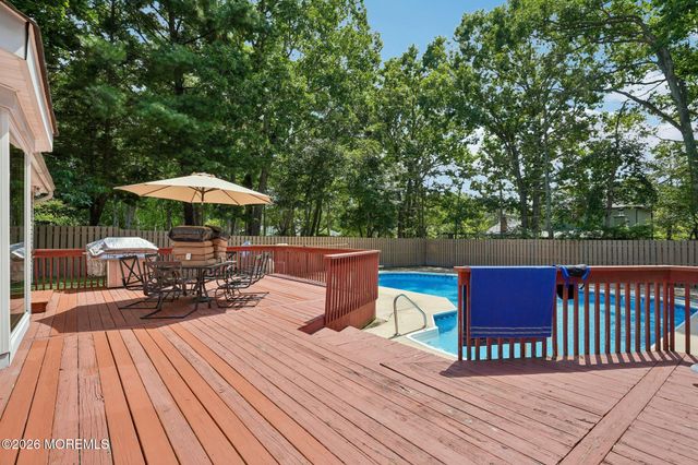 160 Stowe Street, Toms River, NJ 08753