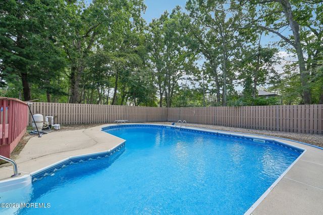 160 Stowe Street, Toms River, NJ 08753