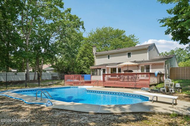 160 Stowe Street, Toms River, NJ 08753