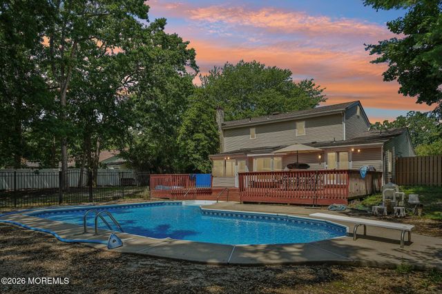 160 Stowe Street, Toms River, NJ 08753