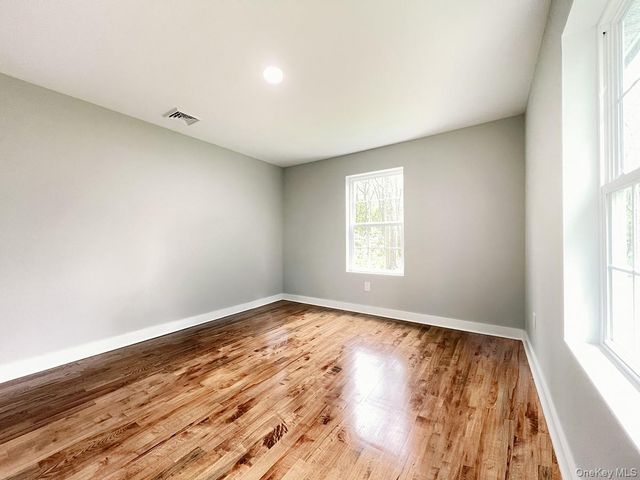 82 Hampton Road, Marlboro, NY 12542