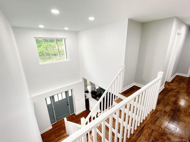 82 Hampton Road, Marlboro, NY 12542