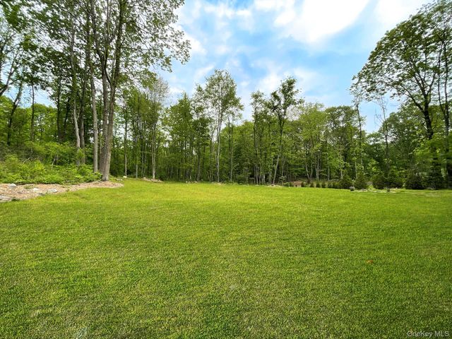 82 Hampton Road, Marlboro, NY 12542