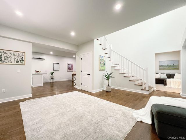 82 Hampton Road, Marlboro, NY 12542