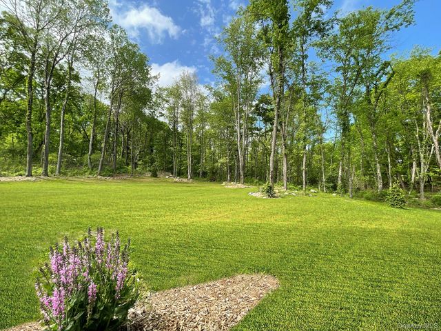 82 Hampton Road, Marlboro, NY 12542