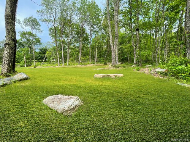 82 Hampton Road, Marlboro, NY 12542