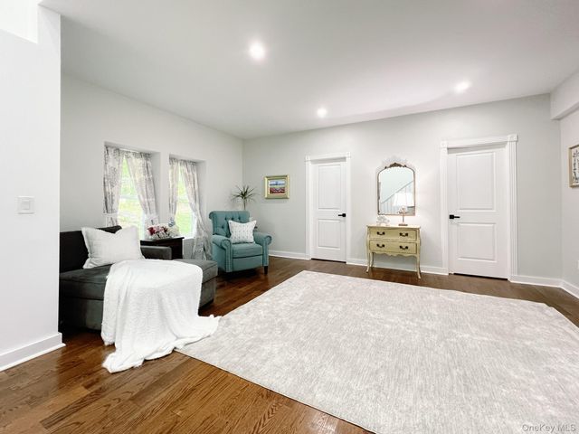 82 Hampton Road, Marlboro, NY 12542