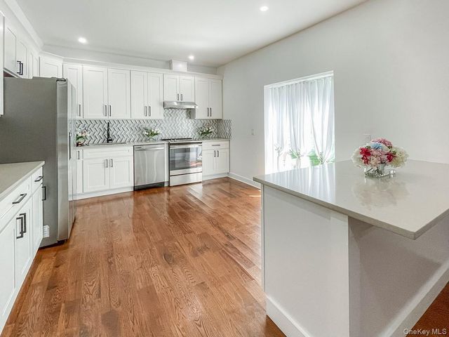 82 Hampton Road, Marlboro, NY 12542