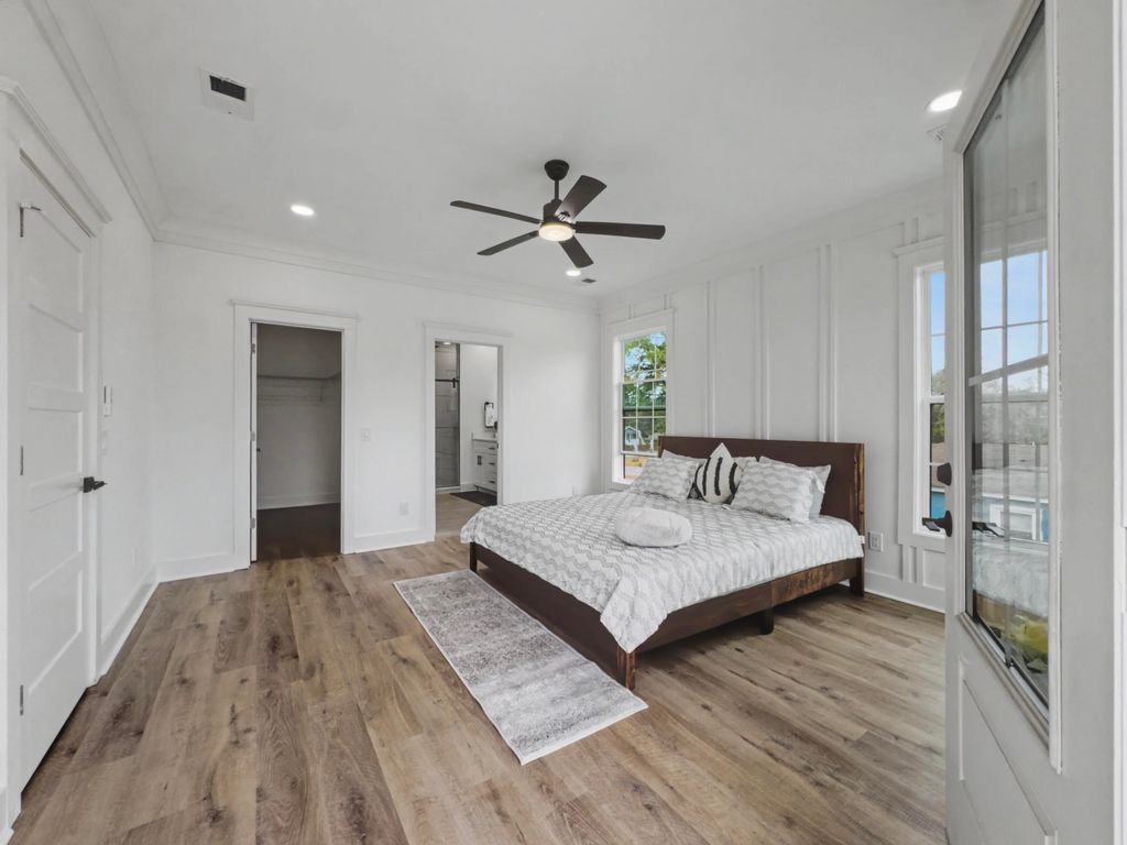 Image 20 of property listing at 2032 Forest Avenue, North Charleston, SC 29405