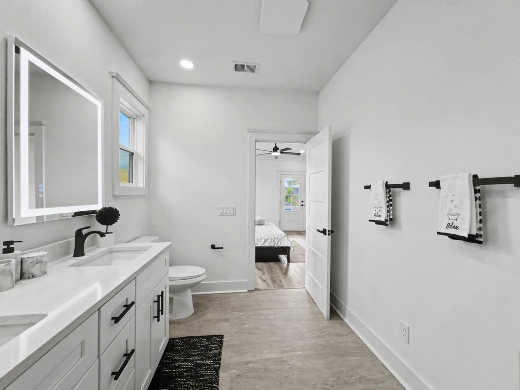 Image 23 of property listing at 2032 Forest Avenue, North Charleston, SC 29405