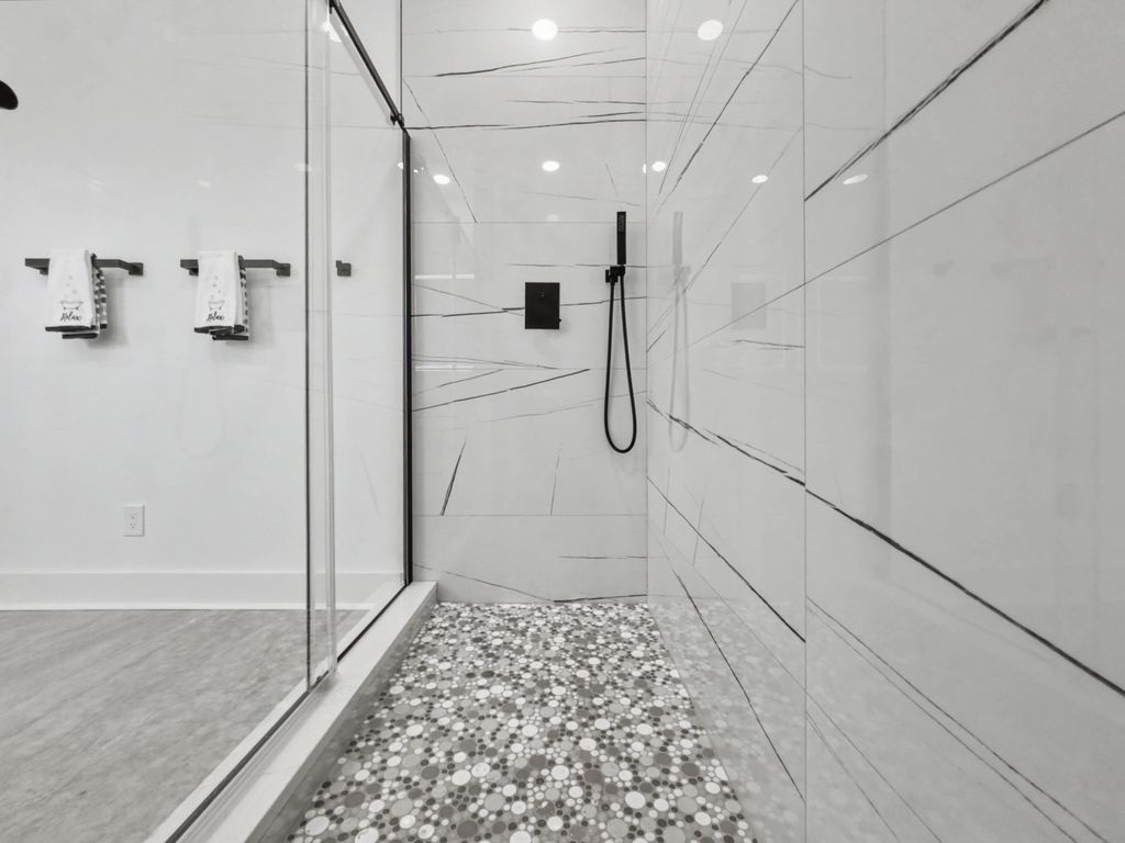 Image 25 of property listing at 2032 Forest Avenue, North Charleston, SC 29405