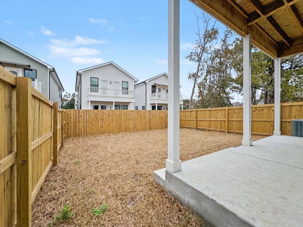 Image 37 of property listing at 2032 Forest Avenue, North Charleston, SC 29405