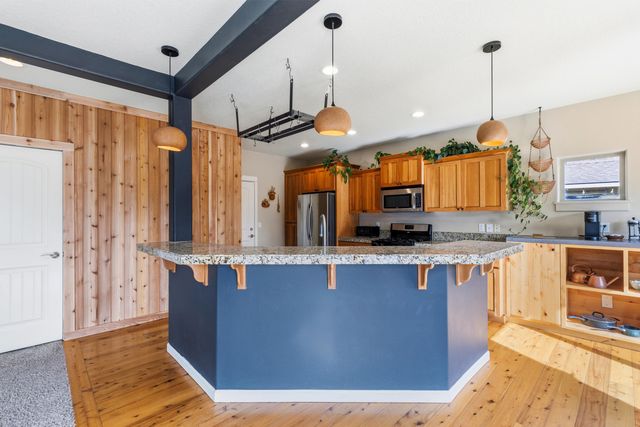 20739 NE Angora Court, Bend, OR 97701