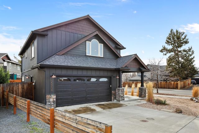 20739 NE Angora Court, Bend, OR 97701