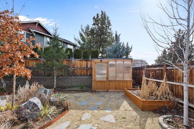 20739 NE Angora Court, Bend, OR 97701