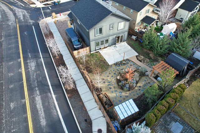 20739 NE Angora Court, Bend, OR 97701