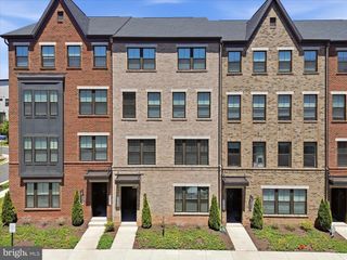 43476 STONEWOOD CROSSING TER, Ashburn, VA 20148