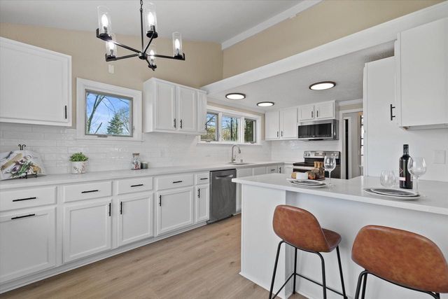 14225 Forest View LANE, Brookfield, WI 53005