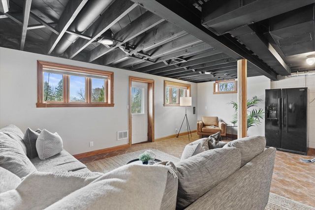 14225 Forest View LANE, Brookfield, WI 53005