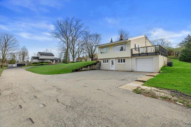 14225 Forest View LANE, Brookfield, WI 53005