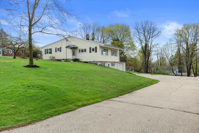 14225 Forest View LANE, Brookfield, WI 53005