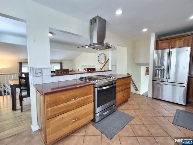 61 Jensen Road, Sayreville, NJ 08872