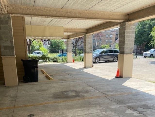 3305 W DIVISION Street, Chicago, IL 60651