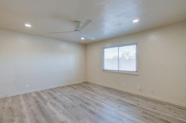 4563 E Sierra Madre Avenue, Fresno, CA 93726