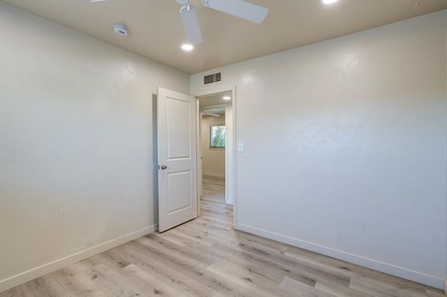 4563 E Sierra Madre Avenue, Fresno, CA 93726