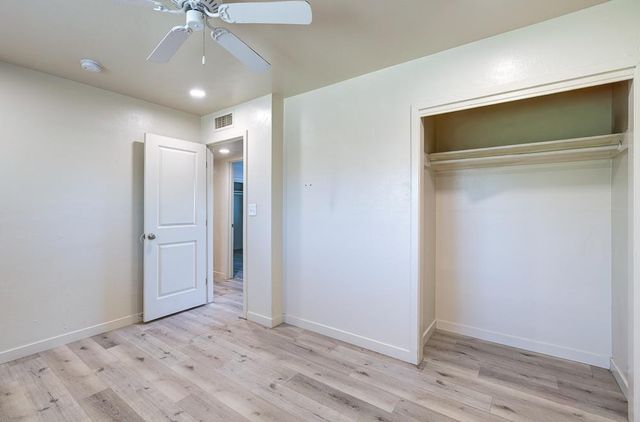 4563 E Sierra Madre Avenue, Fresno, CA 93726