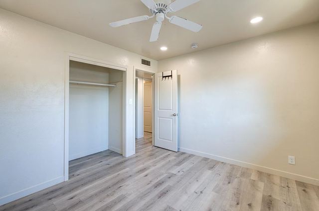 4563 E Sierra Madre Avenue, Fresno, CA 93726