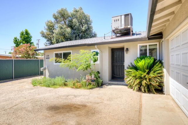 4563 E Sierra Madre Avenue, Fresno, CA 93726