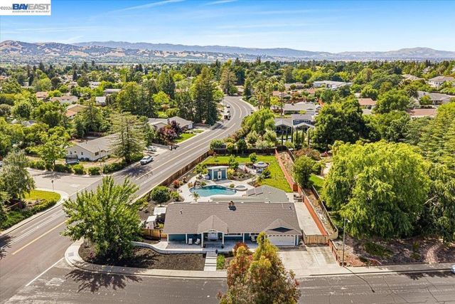 2599 Walker Pl, Livermore, CA 94550