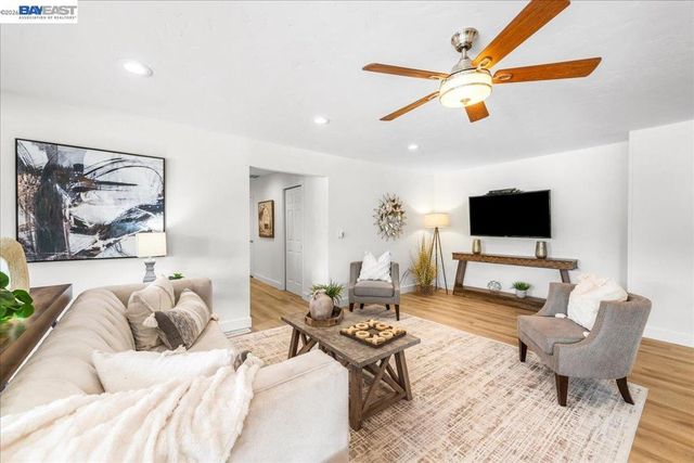 2599 Walker Pl, Livermore, CA 94550