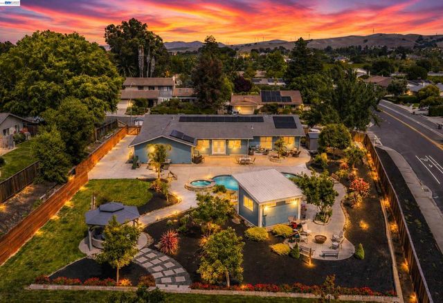 2599 Walker Pl, Livermore, CA 94550