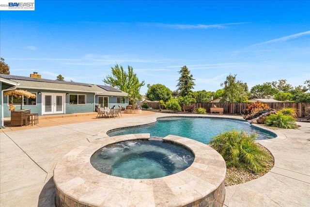 2599 Walker Pl, Livermore, CA 94550