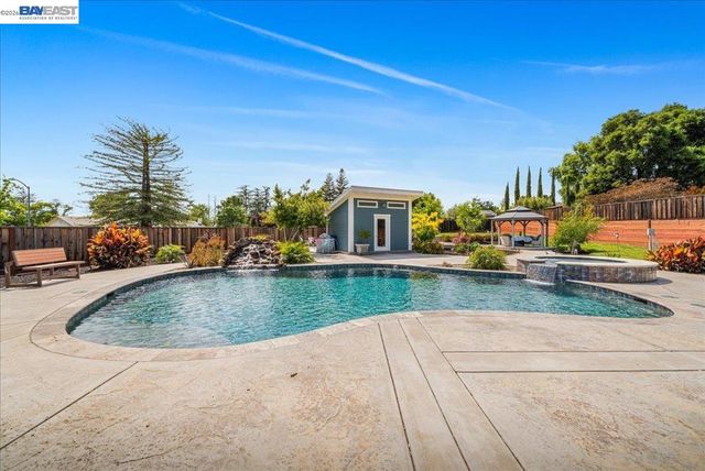2599 Walker Pl, Livermore, CA 94550