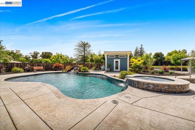 2599 Walker Pl, Livermore, CA 94550