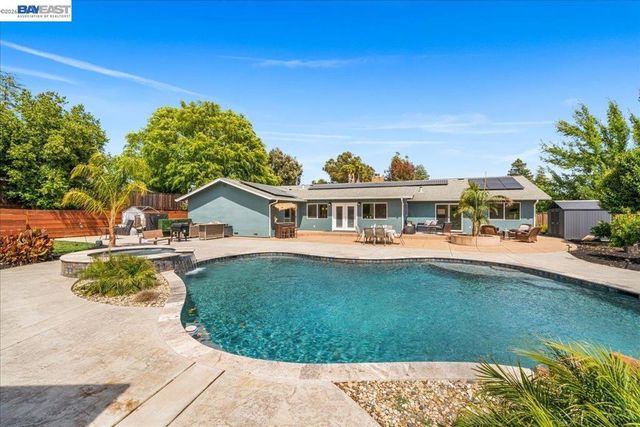2599 Walker Pl, Livermore, CA 94550