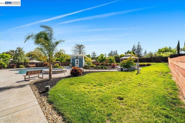 2599 Walker Pl, Livermore, CA 94550