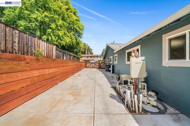 2599 Walker Pl, Livermore, CA 94550