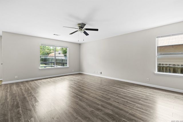 1302 Bobcat Pass, San Antonio, TX 78251