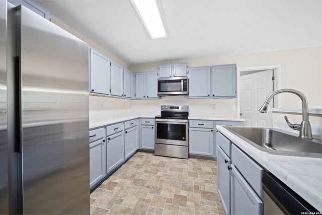 1302 Bobcat Pass, San Antonio, TX 78251