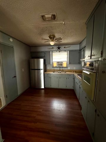 201 Fifth Avenue, Avinger, TX 75630