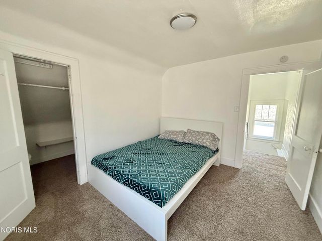 1805 Oakwood Avenue, Toledo, OH 43607