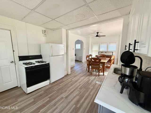 1805 Oakwood Avenue, Toledo, OH 43607