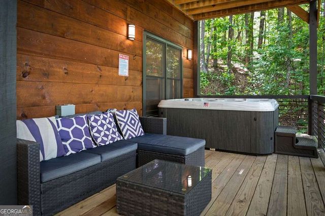 391 Little Bushy Head Road, Blue Ridge, GA 30513