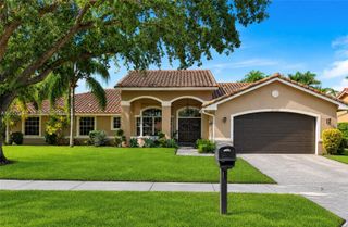 19450 NW 7th Street, Pembroke Pines, FL 33029